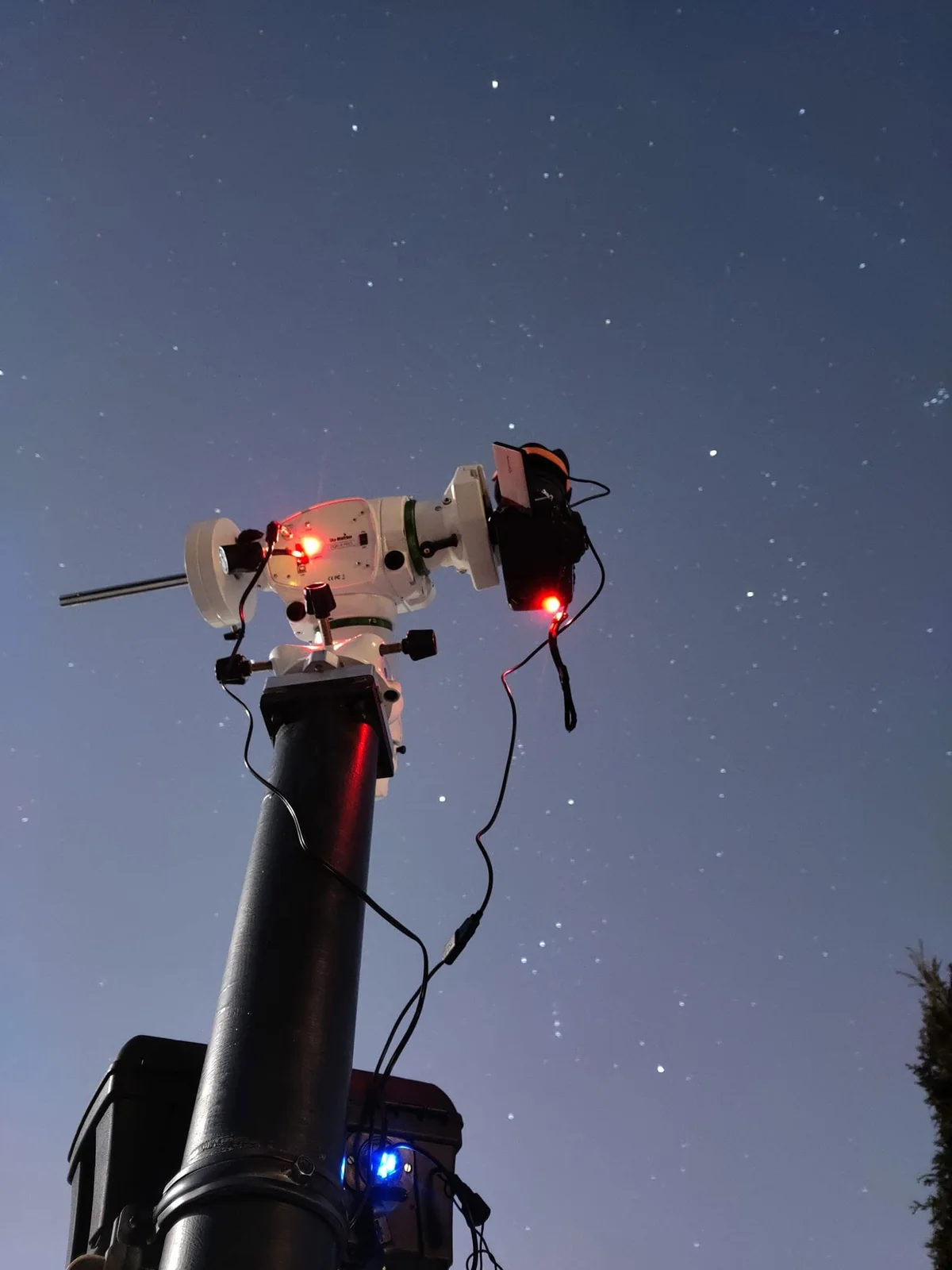 Montaż astronomiczny przygotowany do obserwacji